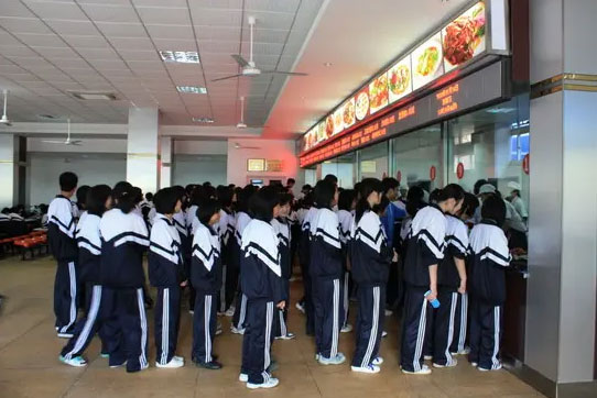 校园食堂刷脸支付现场观察